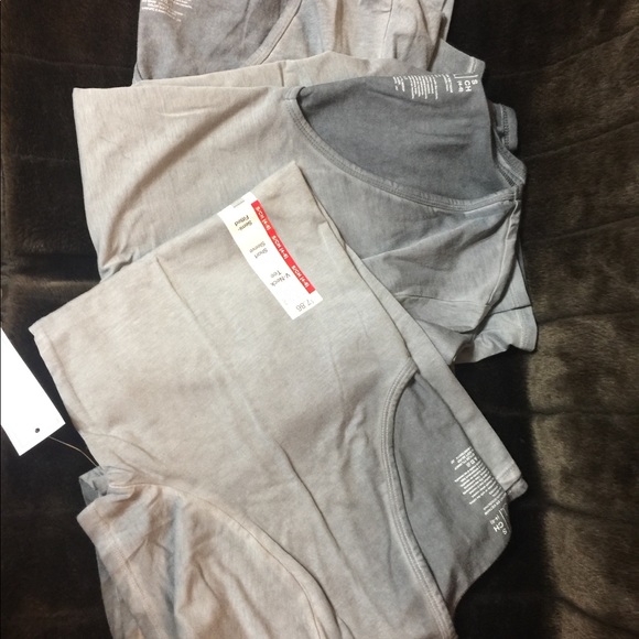 ❤️ Bundle Me ❤️ V-Neck Tee Semi-Fitted - Gray - Picture 1 of 3